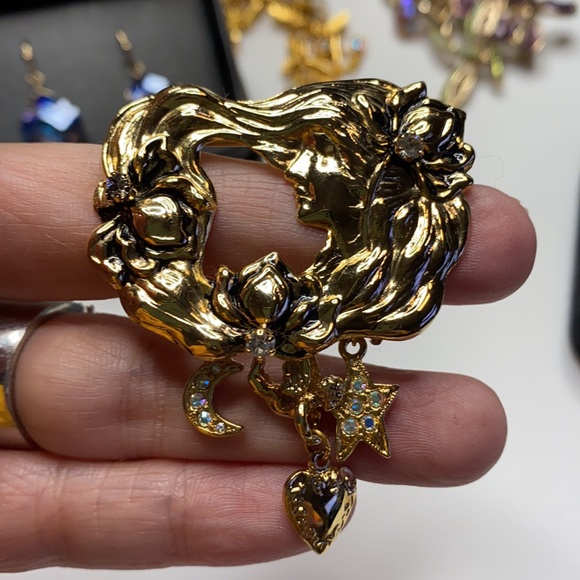 VTG Kirk's Folly Mother Brooch with Charms - Picture 3 of 3